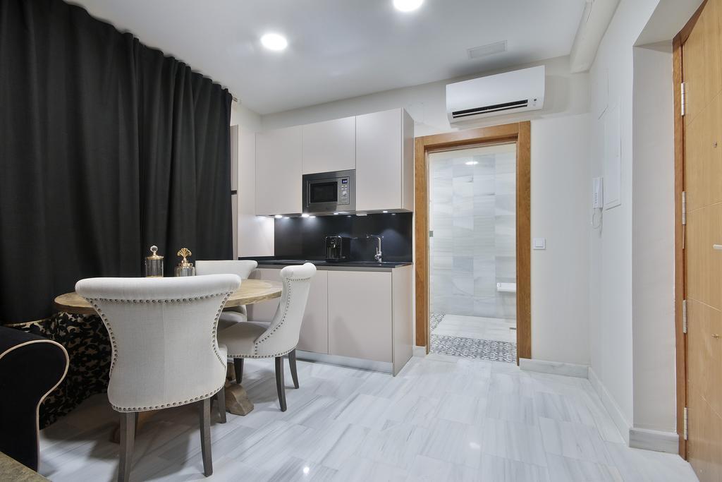 غرناطة Suites Gran Via Capilla Real المظهر الخارجي الصورة